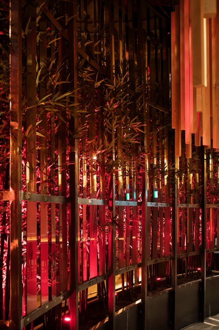 Dossier de presse | 760-15 - Communiqué de presse | Nuits exubérantes au pays du matin calme - Jean de Lessard, Designers Créatifs - Design d’intérieur commercial - Crédit photo : Adrien William