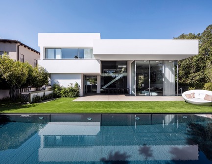 Dossier de presse | 2949-01 - Communiqué de presse | The Black Core House - Axelrod Architects - Architecture résidentielle - Crédit photo : Amit Geron
