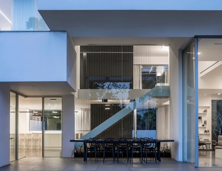 Dossier de presse | 2949-01 - Communiqué de presse | The Black Core House - Axelrod Architects - Architecture résidentielle - Crédit photo : Amit Geron