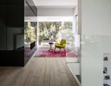 Dossier de presse | 2949-01 - Communiqué de presse | The Black Core House - Axelrod Architects - Architecture résidentielle - Crédit photo : Amit Geron