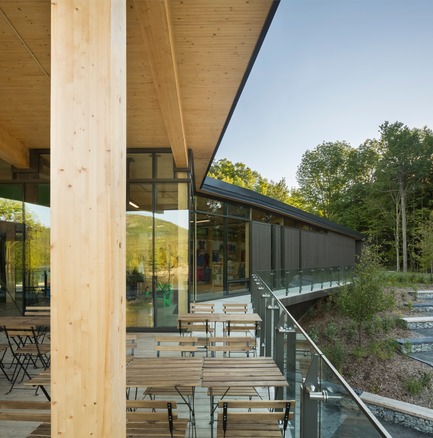 Press kit | 2263-01 - Press release | The "Centre de Services Le Bonnallie" - Anne Carrier Architectes - Institutional Architecture - Photo credit: Stéphane Groleau