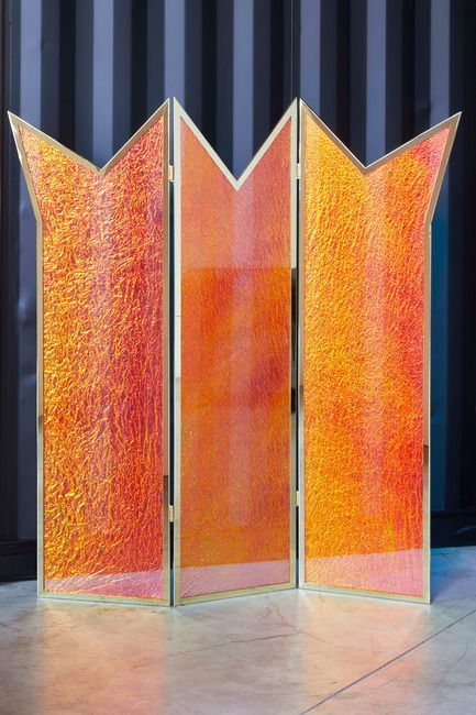 Press kit | 3029-01 - Press release | Designer Troy Smith Embodies the Spirit of Autotelic Art - Troy Smith Designs - Product - Crown Screen / Room Divider - Photo credit: Troy Smith