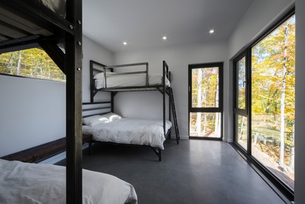 Dossier de presse | 1678-02 - Communiqué de presse | Chalet des Bécassines - Atelier BOOM-TOWN - Architecture résidentielle - Dortoir<br> - Crédit photo : Steve Montpetit