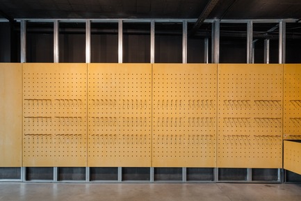 Dossier de presse | 2216-02 - Communiqué de presse | La boutique The Caveman - Tiago do Vale Architectes - Design d’intérieur commercial - Crédit photo : João Morgado