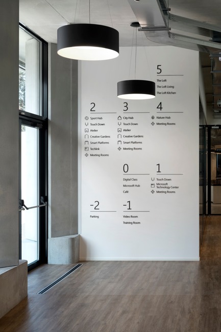 Dossier de presse | 3031-01 - Communiqué de presse | Microsoft House - DEGW/Lombardini22 - Architecture commerciale - Ground Floor&nbsp;Board - Crédit photo : Dario Tettamanzi