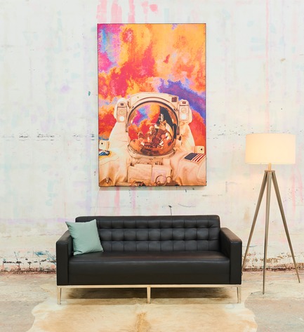 Press kit | 2796-01 - Press release | Big Naked Wall Creates New Art Category with Backlit Frames - Big Naked Wall - Art -  This picture is used to show the relative contrast of when the artwork is backlit vs non-backlit.&nbsp;  - Photo credit: Big Naked Wall