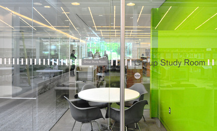 Press kit | 1070-01 - Press release | The Mississauga Public Library Project - RDH Architects - Institutional Architecture - Transparent Meeting Rooms of Lakeview Library - Photo credit: RDH