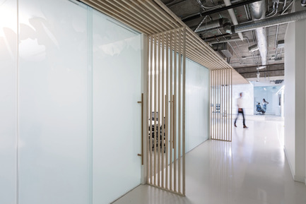 Press kit | 2073-10 - Press release | DIALOG Designs ‘CapCalm’, a Zen Office Space for Capcom’s Vancouver Head Quarters - DIALOG - Commercial Interior Design - Capcom Vancouver. Design by DIALOG.&nbsp; - Photo credit: Ema Peter Photography