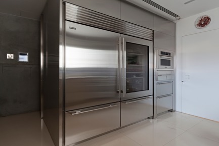 Dossier de presse | 3039-01 - Communiqué de presse | AQHApartment - Coletivo Arquitetos - Design d’intérieur résidentiel - Kitchen  - Crédit photo : RuiTeixeira 