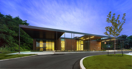 Press kit | 1070-01 - Press release | The Mississauga Public Library Project - RDH Architects - Institutional Architecture - Exterior of Lorne Park Library  - Photo credit: RDH