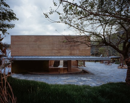 Press kit | 3044-01 - Press release | Sanbaopeng Art Museum - DL Atelier - Institutional Architecture - main entrance from east - Photo credit: Haiting Sun
