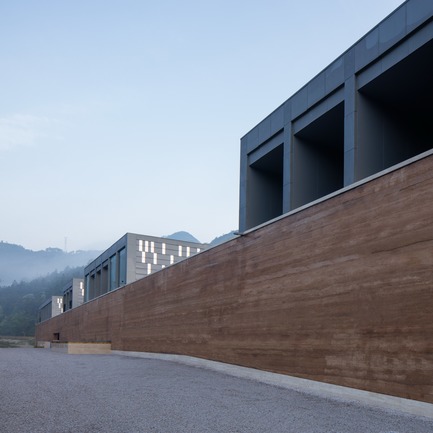 Press kit | 3044-01 - Press release | Sanbaopeng Art Museum - DL Atelier - Institutional Architecture - north facade - Photo credit: Haiting Sun
