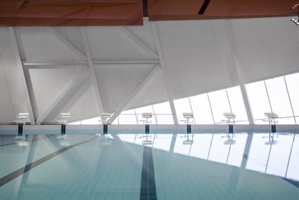 Dossier de presse | 2206-02 - Communiqué de presse | Complexe sportif Saint-Laurent - Saucier + Perrotte Architectes/HCMA - Architecture institutionnelle - Piscine intérieure<br> - Crédit photo : Olivier Blouin