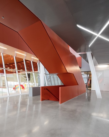 Dossier de presse | 2206-02 - Communiqué de presse | Complexe sportif Saint-Laurent - Saucier + Perrotte Architectes/HCMA - Architecture institutionnelle - Accueil - Crédit photo : Olivier Blouin