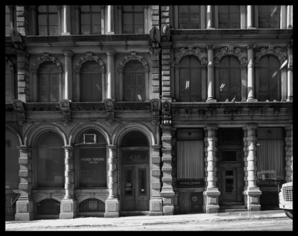 Dossier de presse | 756-18 - Communiqué de presse | Le CCA présente « Pierre grise : Des outils pour comprendre la ville.» - Centre Canadien d’Architecture (CCA) - Évènement + Exposition - Phyllis Lambert et Richard Pare. Magasin-entrepôt Mills II, Vieux-Montréal Ouest, 1864. &nbsp;Photographie prise entre1973 et 1974. - Crédit photo : Collection Phyllis Lambert © Phyllis Lambert et Richard Pare. <span></span>