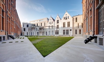 Press kit | 2779-01 - Press release | Lorette Convent - Apartments Drabstraat - dmvA - Urban Design - Courtyard Lorette Convent - Photo credit: Bart Gosselin