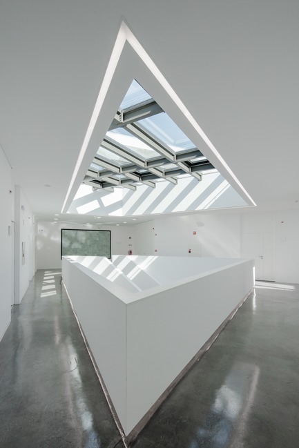 Dossier de presse | 3051-01 - Communiqué de presse | Pastoral Center of Moscavide - Plano Humano Arquitectos - Concours - Crédit photo : João Morgado