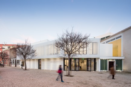 Dossier de presse | 3051-01 - Communiqué de presse | Pastoral Center of Moscavide - Plano Humano Arquitectos - Concours - Crédit photo : João Morgado