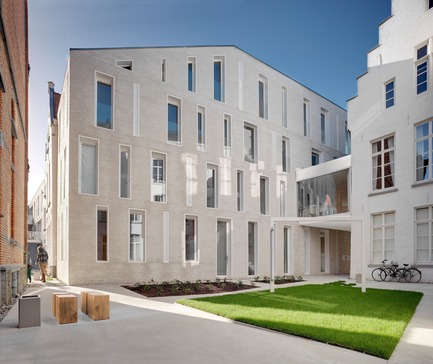 Press kit | 2779-01 - Press release | Lorette Convent - Apartments Drabstraat - dmvA - Urban Design -  Apartments DRBSTR / Melano, entrance and backside Hooghuys  - Photo credit: Bart Gosselin