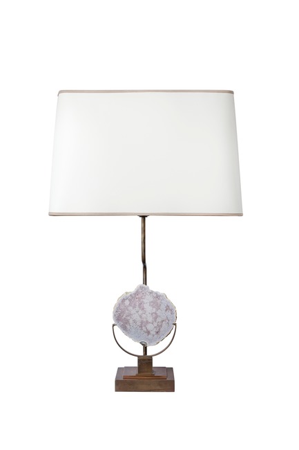 Dossier de presse | 3068-01 - Communiqué de presse | Retro Aesthetic of the Swinging 60s - Leyla Uluhanli Interiors - Produit - Porter Table Lamp, Leyla Uluhanli Collection - Crédit photo : Leyla Uluhanli Interiors