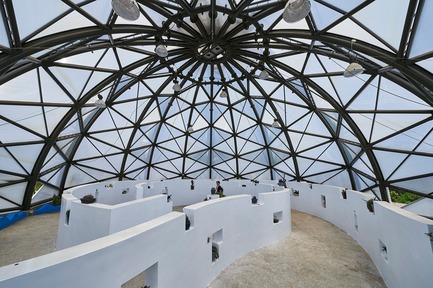 Dossier de presse | 3092-01 - Communiqué de presse | Cactus Park in Taiwan Draws Architectural Inspiration from Prickly Succulents - CCL Architects & Planners - Architecture de paysage - Echinocactus grusonii cactus serre intérieur - Crédit photo : CCL Architects &amp; Planners