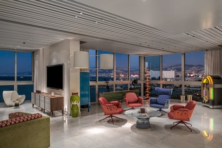 Dossier de presse | 2769-01 - Communiqué de presse | One Oak 5A2 - Askdeco - Design d’intérieur résidentiel - - Lounger Chairs: Showtime by BD Barcelona<br>-Lounger coffee table: Platner by Knoll<br>- Long Low cabinet: WrongWoods By Established &amp; Sons<br>- Wall Lighting: by Lebanese Lighting Designer PSLAB<br>- White Rocking chair: Voido by Magis<br> - Crédit photo : Alex Jeffries&nbsp;
