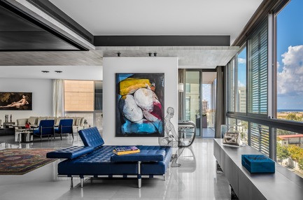 Dossier de presse | 2769-02 - Communiqué de presse | One Oak 3&4 B2 - Askdeco - Design d’intérieur résidentiel - -Sofa Bed -&nbsp;241 Privè - Cassina<br>- Artwork Etienne Gros&nbsp;<br>- Painting in the back - by Yasmina Alaoui- Guerra<br>-"Slim Side" Henge07 sideboard<br>- Elie Bleu Blue cigar Box&nbsp;<br>-Metal Statue by Jaume Plensa<br>- Sac Kelly Alain Salomon<br> - Crédit photo : Alex Jeffries&nbsp;
