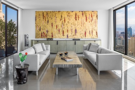 Dossier de presse | 2769-03 - Communiqué de presse | Mallorca - Askdeco - Design d’intérieur résidentiel -  -Painting 600 x 300cm by Venezuelan artist Ramon Aular "Room 1 collection" made of global leaves and threads - 2014<br>-Sculptured center table by Lebanese artist/sculpturer Anachar Basbous made of Aluminum&nbsp;<br>-Sofas Maxalto designed by Antonio Citterio<br>-Sideboard custom designed by Askdeco 2014<br>-Cactus Murano Glass vase with red Peony&nbsp;Vetreria Morasso-&nbsp;It was entirely handcrafted using glass blowing techniques developed by Bruno Morasso and Davide Zanella - Crédit photo : Alex Jeffries&nbsp;