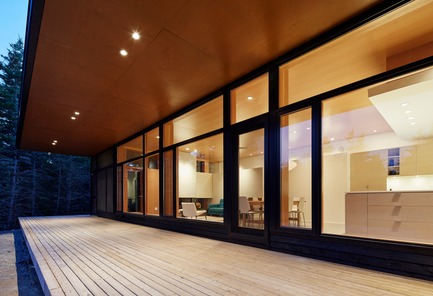 Dossier de presse | 3034-01 - Communiqué de presse | Lockeport Beach House - Nova Tayona Architects - Architecture résidentielle - South Elevation&nbsp; - Crédit photo : Janet KImber