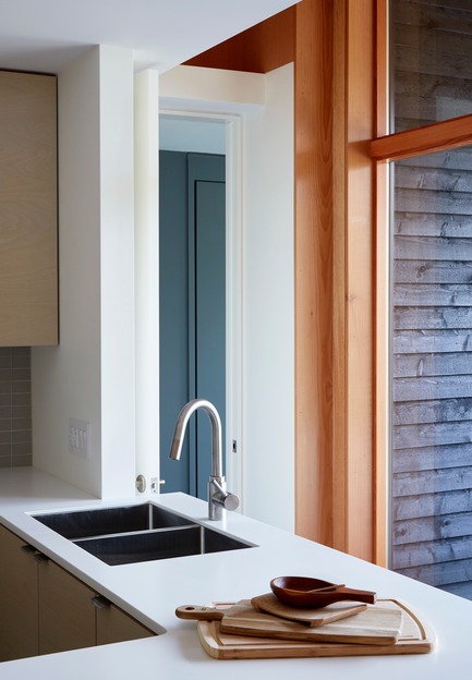 Dossier de presse | 3034-01 - Communiqué de presse | Lockeport Beach House - Nova Tayona Architects - Architecture résidentielle - Kitchen - Crédit photo : Janet Kimber