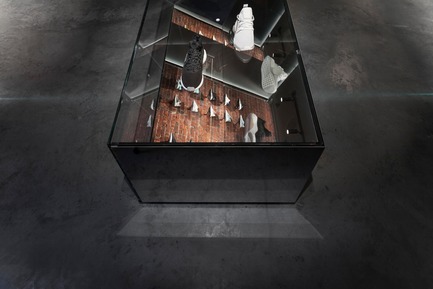Press kit | 1303-02 - Press release | adidas x CNCPTS, The Sanctuary - Sid Lee and Sid Lee Architecture, in collaboration with adidas US & Concepts - Commercial Interior Design - adidas x CNCPTS, The Sanctuary, mirror boxes - Photo credit: Maxime Brouillet