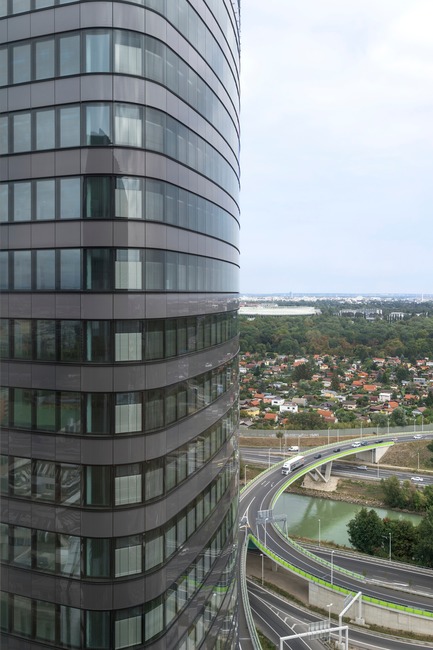 Dossier de presse | 3077-01 - Communiqué de presse | ORBI Tower - Zechner & Zechner ZT GmbH - Architecture commerciale - from ouside - Crédit photo : Photographs: www.pierer.net