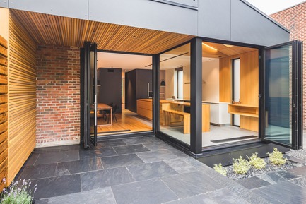 Dossier de presse | 635-07 - Communiqué de presse | BOÎTE NOIRE II - Natalie Dionne Architecture - Architecture résidentielle - Crédit photo : Raphaël Thibodeau 