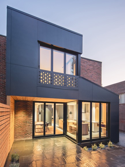 Dossier de presse | 635-07 - Communiqué de presse | BOÎTE NOIRE II - Natalie Dionne Architecture - Architecture résidentielle - Crédit photo :  Raphaël Thibodeau 