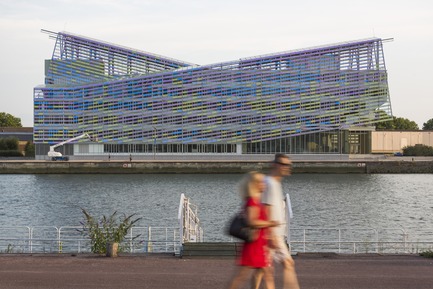 Dossier de presse | 1799-01 - Communiqué de presse | Siège de la Métropole Rouen Normandie - Jacques Ferrier Architecture - Architecture institutionnelle - Siège de la Métropole Rouen Normandie - Crédit photo : Luc Boegly