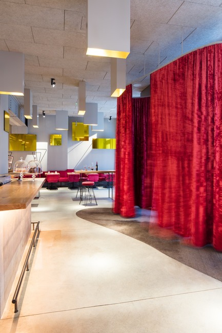 Dossier de presse | 2274-03 - Communiqué de presse | Wein&Co - BEHF Architects - Architecture commerciale - Entrance area - Crédit photo : Markus Kaiser