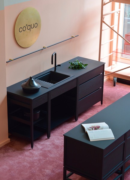 Dossier de presse | 1122-04 - Communiqué de presse | Cuisines Steam à la conquête du modulaire - Cuisines Steam - Produit -  Coquo s'installe dans les locaux de la boutique éphémère edb Pop-up en plein coeur du Vieux-Montréal.&nbsp;Découvrez les possibilités d’aménagements de ces modules et de leur application dans différents contextes - jusqu'au 29 décembre 2017. Espaces aménagés avec style par&nbsp;Creative Flats.  - Crédit photo : Co°quo