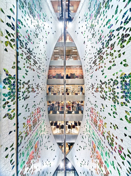 Dossier de presse | 3069-01 - Communiqué de presse | Printemps Haussmann Verticalité - UUfie - Architecture commerciale - View from 6th floor - Crédit photo : Michel Denance<br><br>