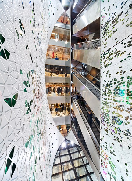 Dossier de presse | 3069-01 - Communiqué de presse | Printemps Haussmann Verticalité - UUfie - Architecture commerciale - View from 5th floor - Crédit photo : Michel Denance