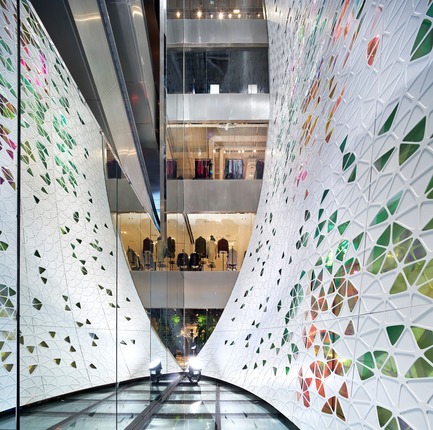 Dossier de presse | 3069-01 - Communiqué de presse | Printemps Haussmann Verticalité - UUfie - Architecture commerciale - View from glass floor - Crédit photo : Michel Denance
