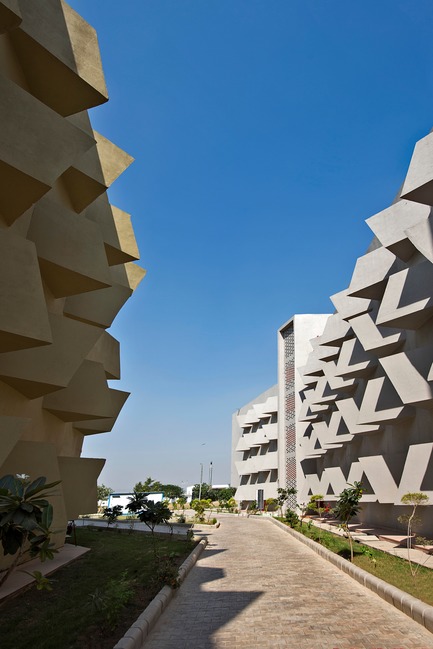 Dossier de presse | 1432-03 - Communiqué de presse | The Street - Sanjay Puri Architects - Architecture institutionnelle - Internal Streets - Crédit photo : Dinesh Mehta