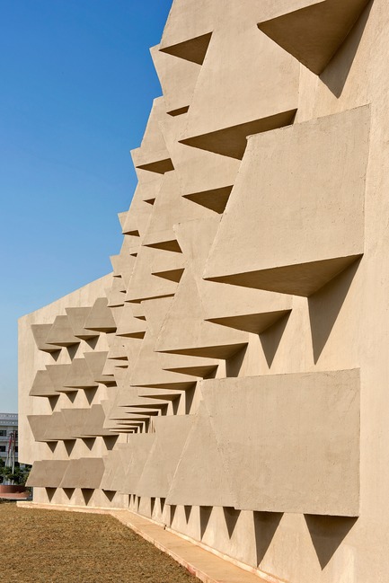 Dossier de presse | 1432-03 - Communiqué de presse | The Street - Sanjay Puri Architects - Architecture institutionnelle - Crédit photo : Dinesh Mehta