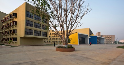 Dossier de presse | 1432-03 - Communiqué de presse | The Street - Sanjay Puri Architects - Architecture institutionnelle - North East Side View - Crédit photo : Dinesh Mehta