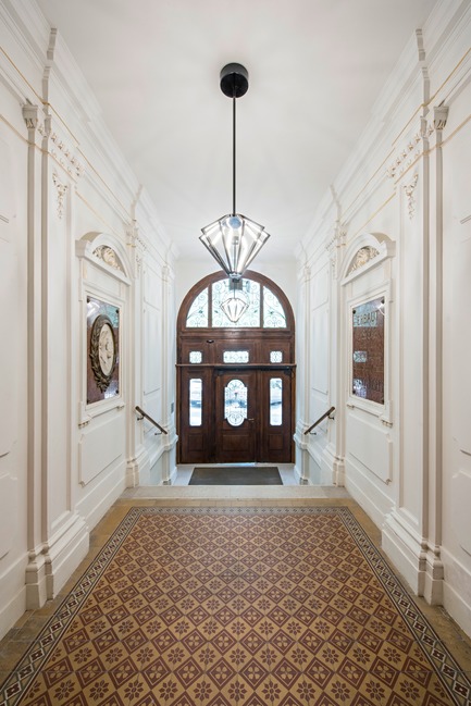 Dossier de presse | 2274-02 - Communiqué de presse | Telegraf 7 - BEHF Architects - Architecture commerciale -  Entrance hall - Crédit photo : Hertha Hurnaus
