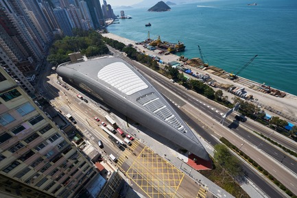 Dossier de presse | 1474-01 - Communiqué de presse | Hong Kong’s Kennedy Town Swimming Pool - Farrells - Architecture commerciale - The building's form was inspired by the concept of a shell, as well as the unique triangular site. - Crédit photo : Farrells
