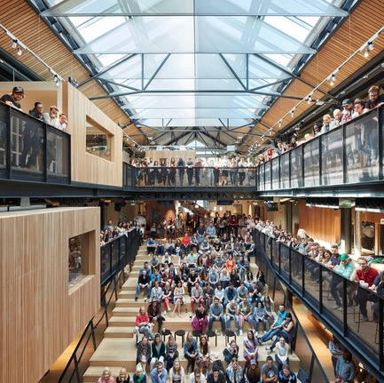 Dossier de presse | 1080-26 - Communiqué de presse | INSIDE World Festival of Interiors Announces Day One Winners From Arena Berlin - INSIDE: World Festival of Interiors - Concours - Heneghan Peng Architects Airbnb European Headquarters - Crédit photo : Office Category