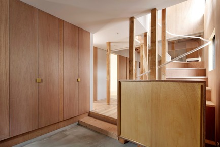 Dossier de presse | 3116-01 - Communiqué de presse | House for Four Generations - tomomi kito architect & associates - Design d’intérieur résidentiel - Entrance - Crédit photo : satoshi shigeta