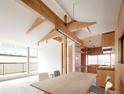 Dossier de presse | 3116-01 - Communiqué de presse | House for Four Generations - tomomi kito architect & associates - Design d’intérieur résidentiel - 2F common space - Crédit photo : satoshi shigeta