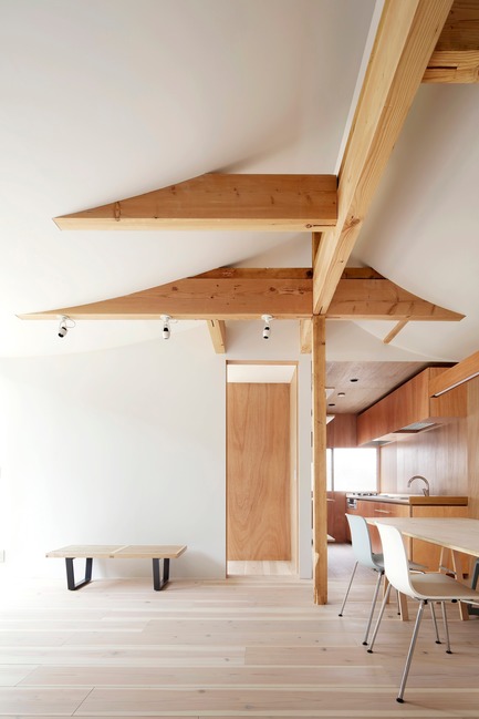 Dossier de presse | 3116-01 - Communiqué de presse | House for Four Generations - tomomi kito architect & associates - Design d’intérieur résidentiel - 2F common space - Crédit photo : satoshi shigeta