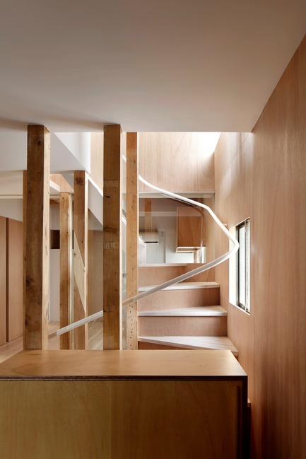 Dossier de presse | 3116-01 - Communiqué de presse | House for Four Generations - tomomi kito architect & associates - Design d’intérieur résidentiel - Entrance - Crédit photo : satoshi shigeta